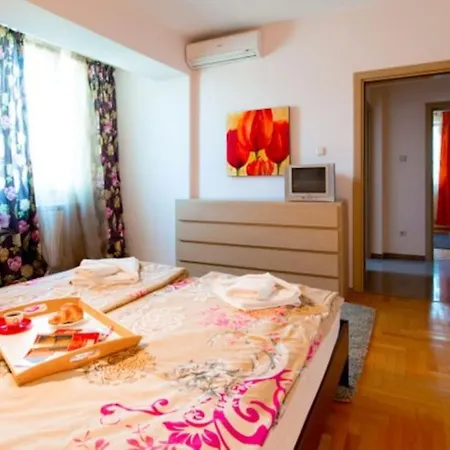 Alba - Prime Location Apartment *